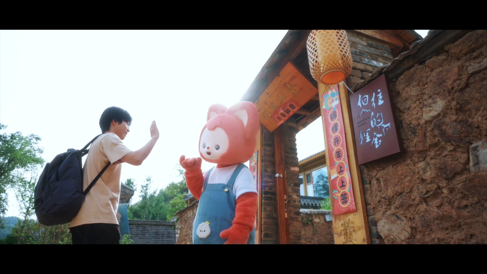 阿狸与游客互动